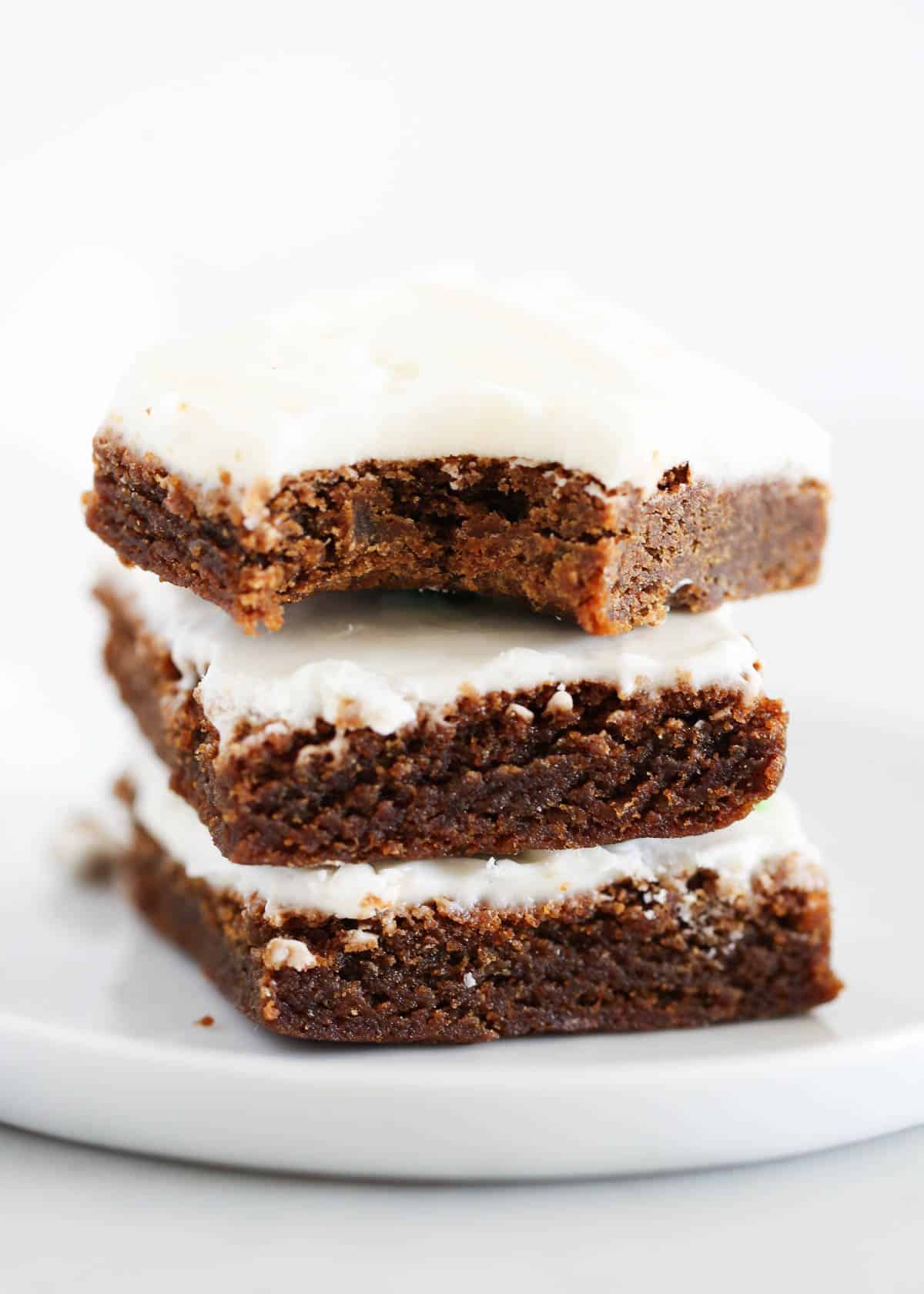 Crowd-Pleasing Gingerbread Bars: Mellow Spice, Loved by All